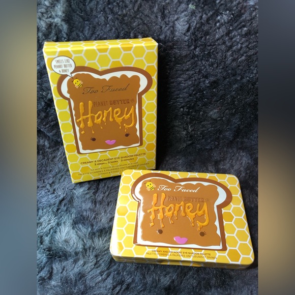 NIB Too Faced Limited Edition 🥜🍯 Peanut Butter and Honey Eye Shadow Palette - Picture 5 of 10